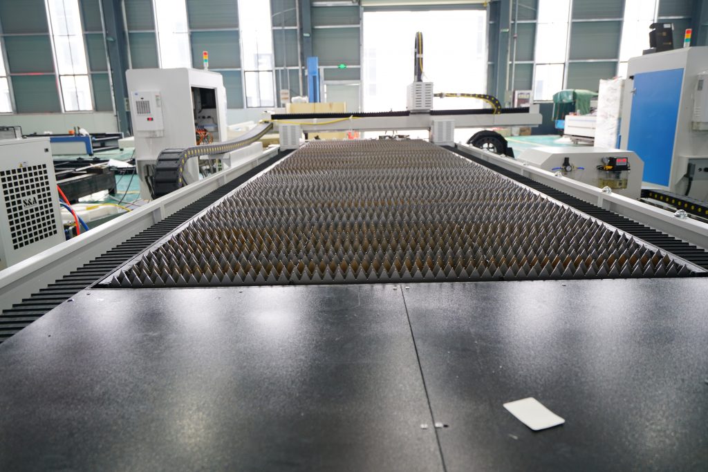 Одлична крутост машина за ласерско сечење челичног лима са влакнима за нерђајући алуминијум